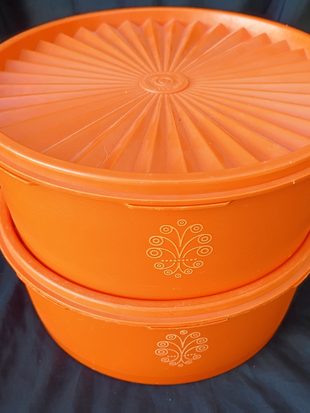 Vtg Pair of Tupperware Servelier Orange 8" Food Storage Containers